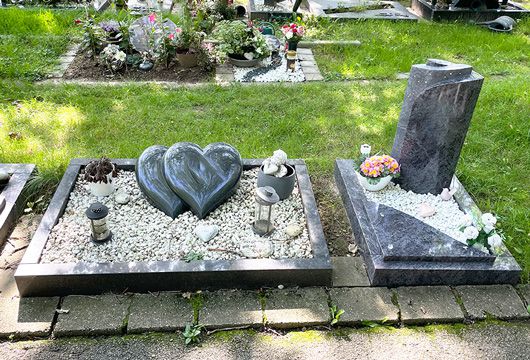 Grabstein für ein Urnengrab in Hamburg