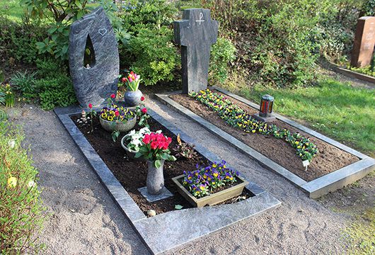 Grabstein für ein Einzelgrab in Hamburg